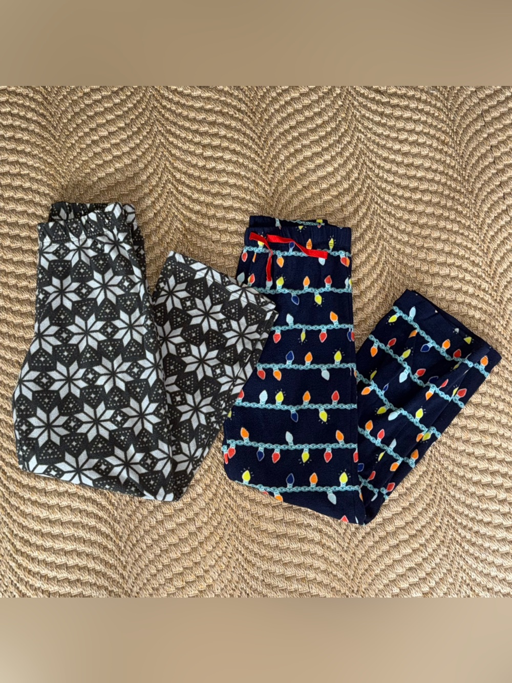 Large Old Navy Kids Pajama Bottoms Gray Snowflakes Blue Lights PJ Pants Set of 2